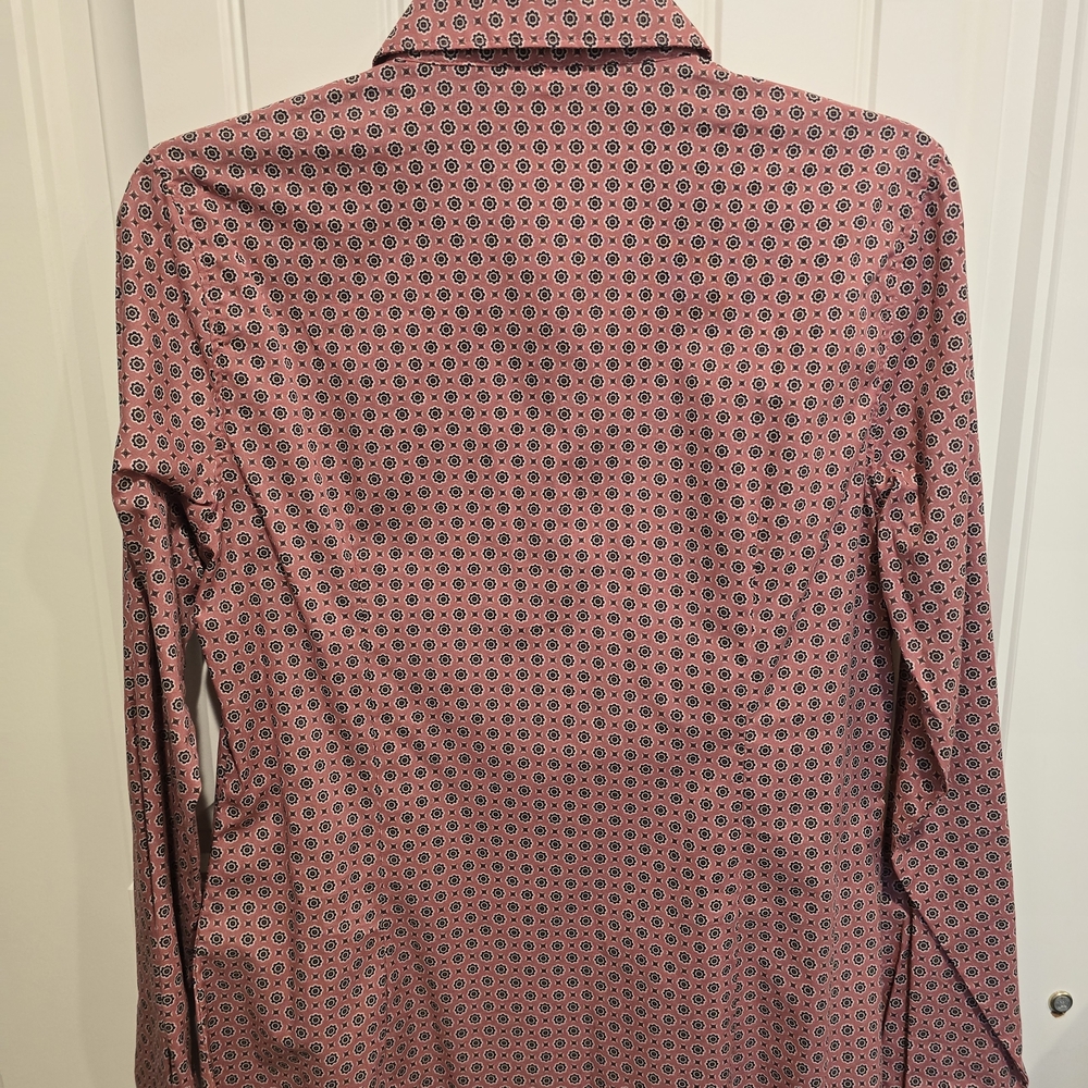 Cinch Women's Red Patterned Button Down Shirt - image 4